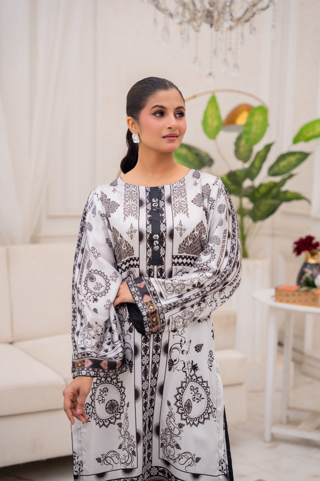 Noir Elegance Silk 2-Piece - Image 2