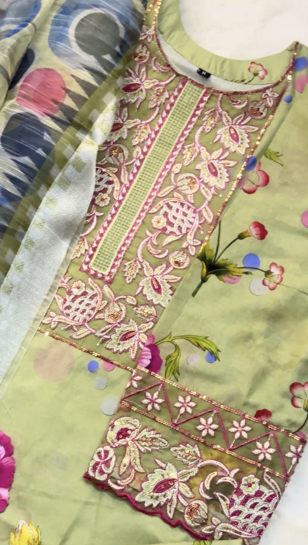 Mahira Sage Blossom Lawn 3 Piece Suit - Image 3